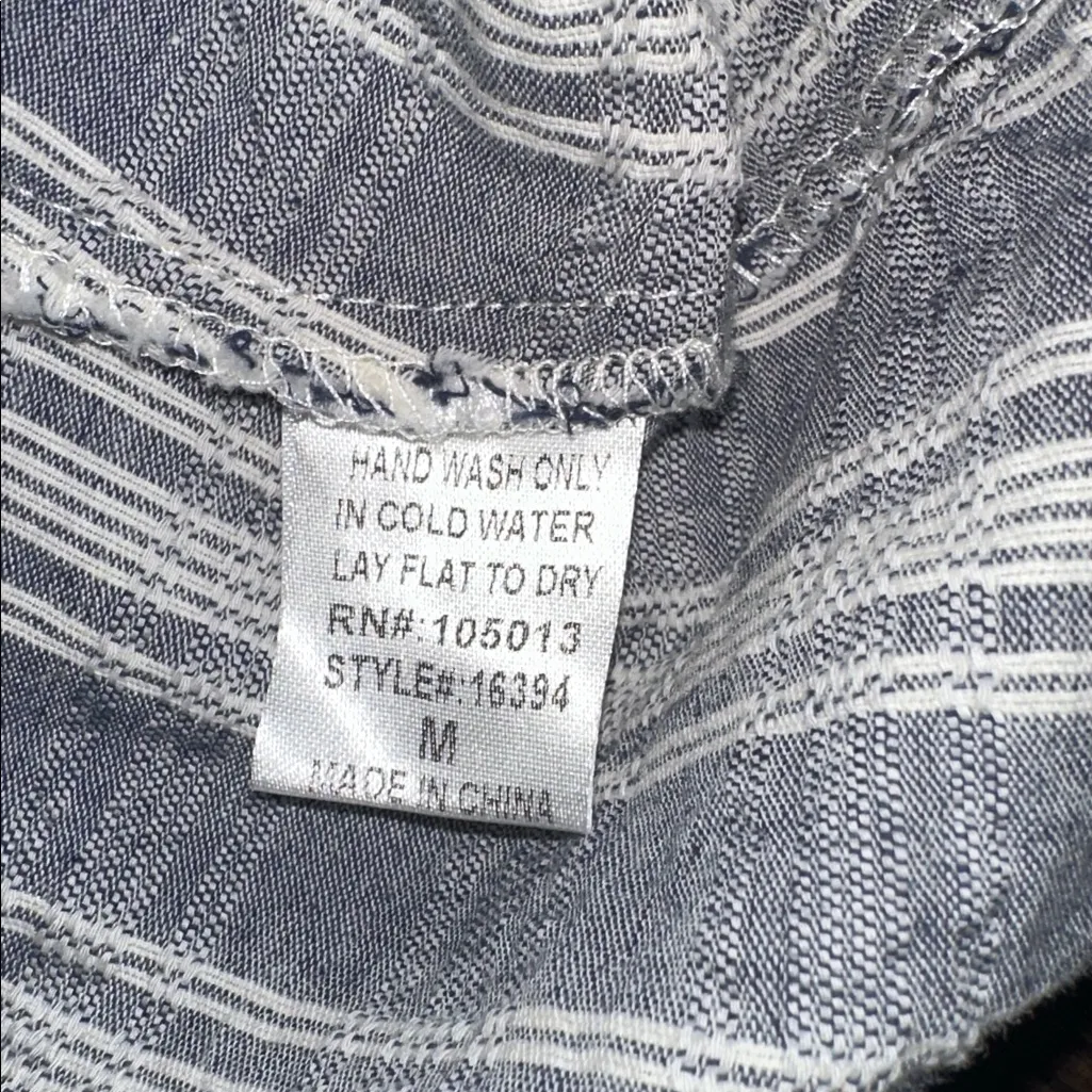 Savanna Jane Striped Blue and Pink Embroidered Blouse size medium - Image 5