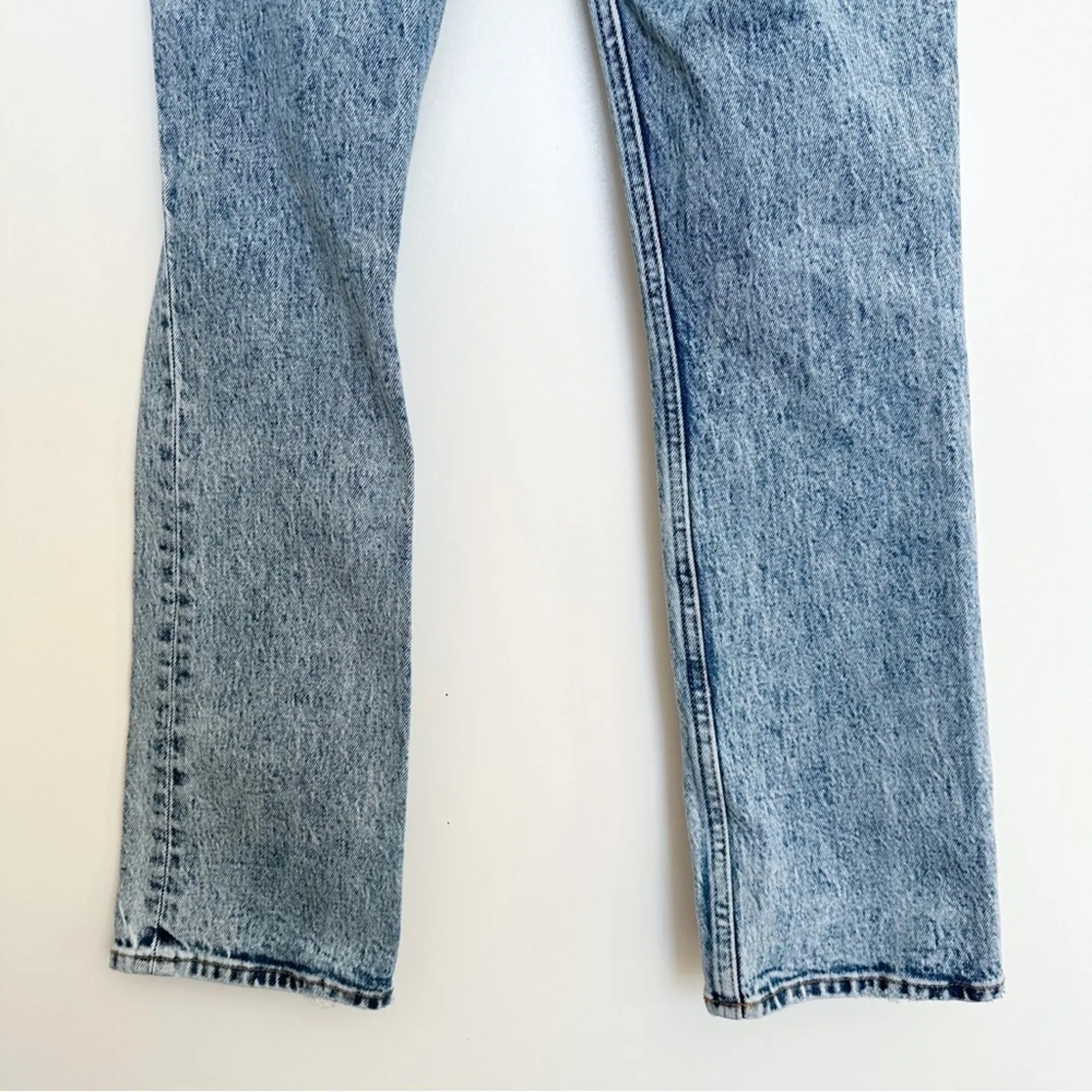 Abercrombie & Fitch 90s Skinny High Rise Distressed Jeans - Image 10