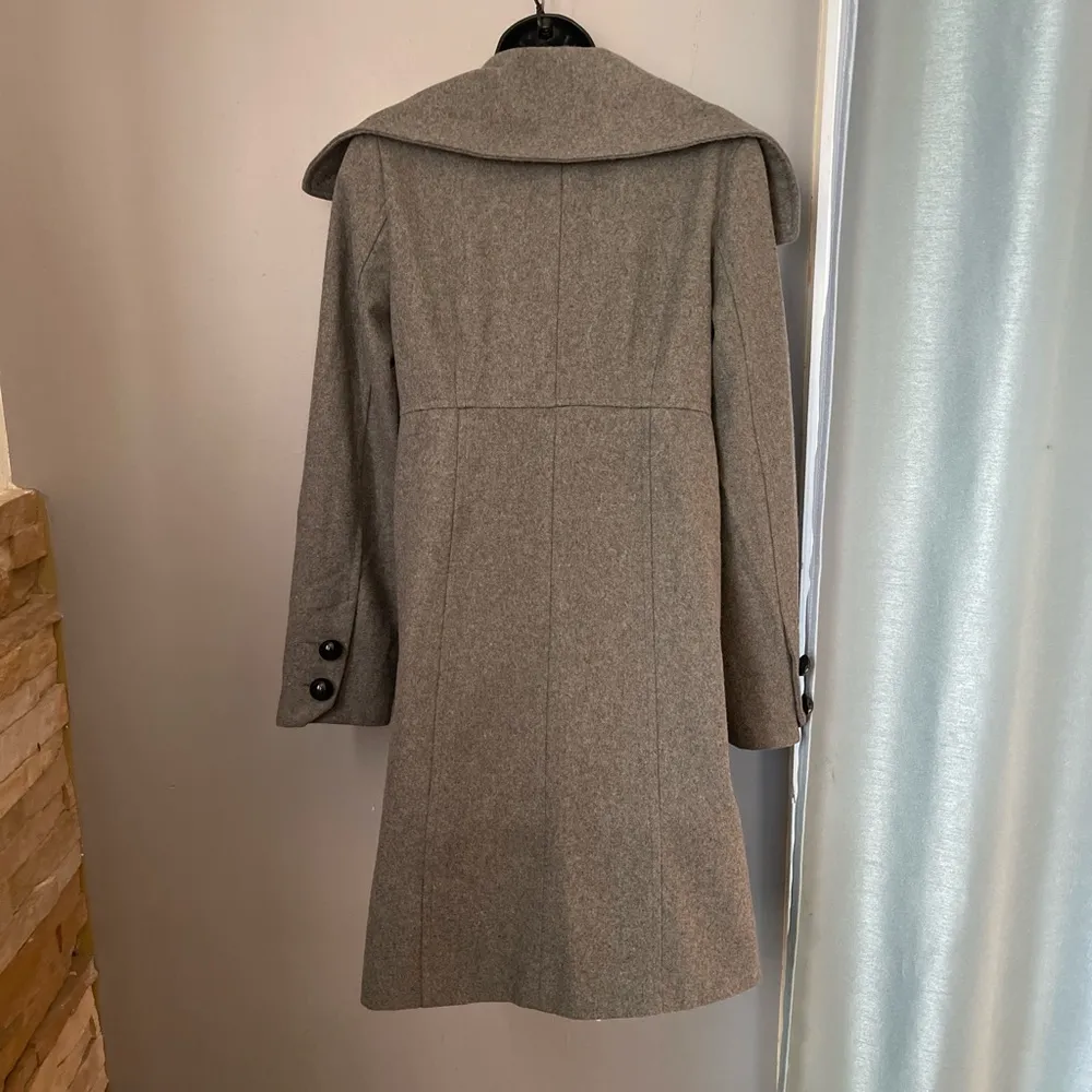 Forever 21 Gray Wool Pea Coat Timeless Style - Image 5