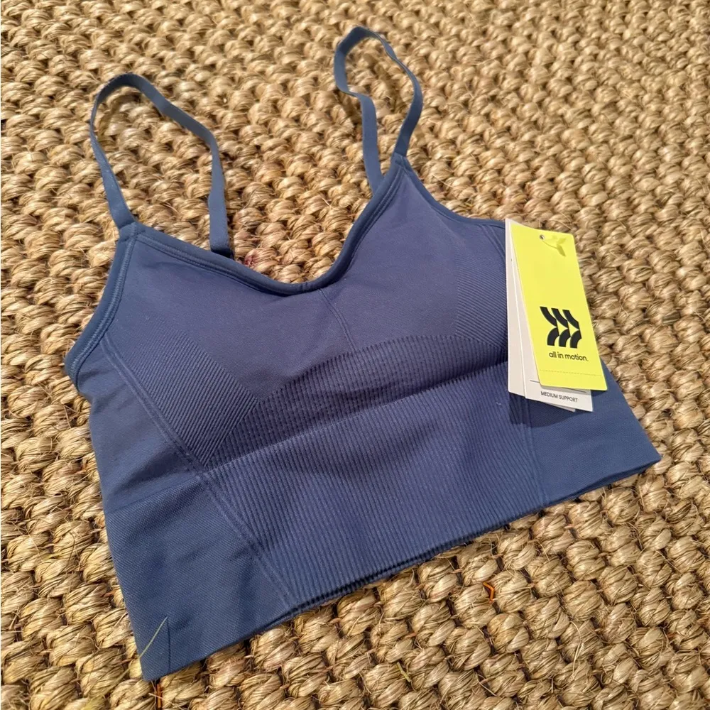 All in motion NWT blue sports bra women’s size XS - Image 4