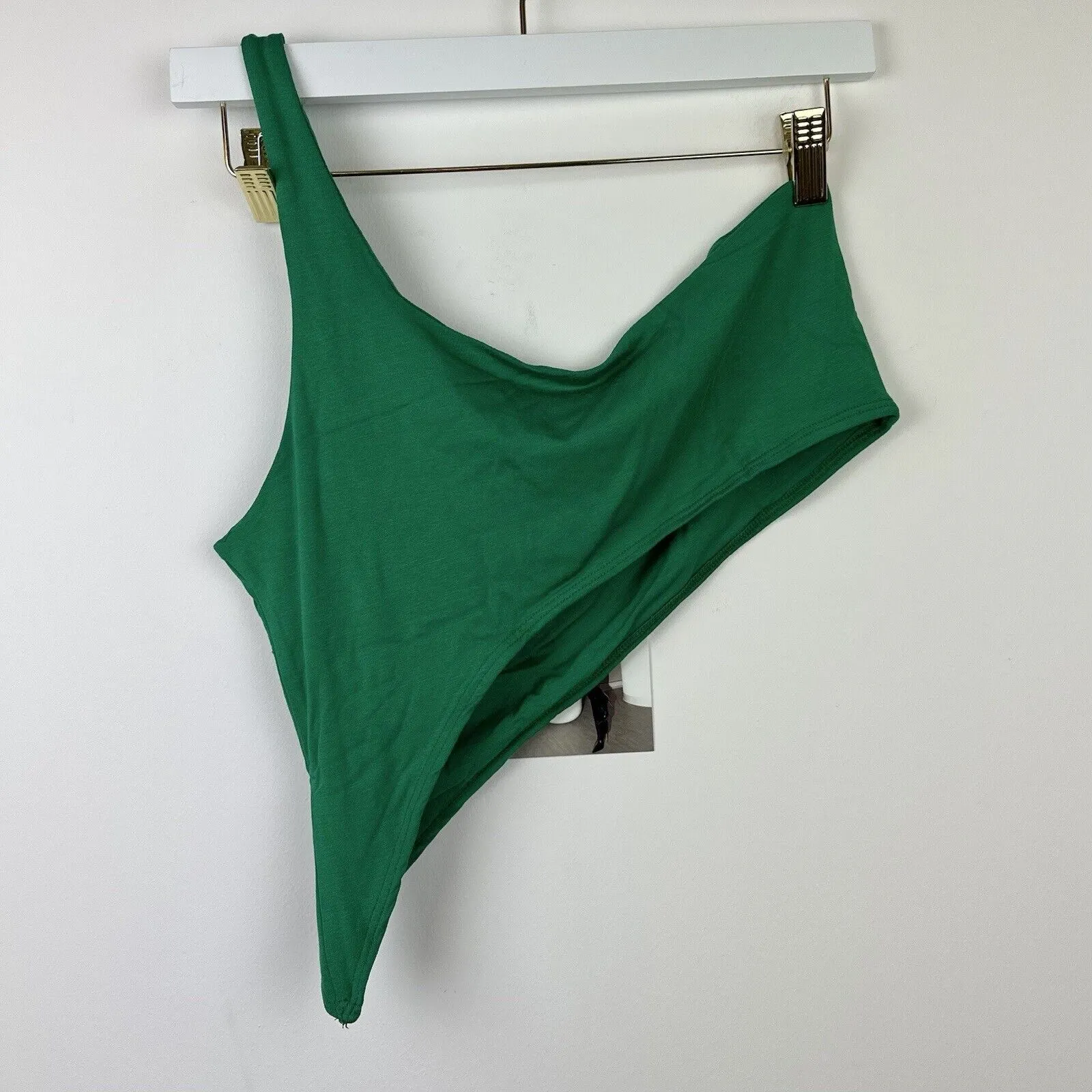 Naked Wardrobe Crop Top One Shoulder Asymmetrical Green Stretchy Knit Large NWT - Image 4