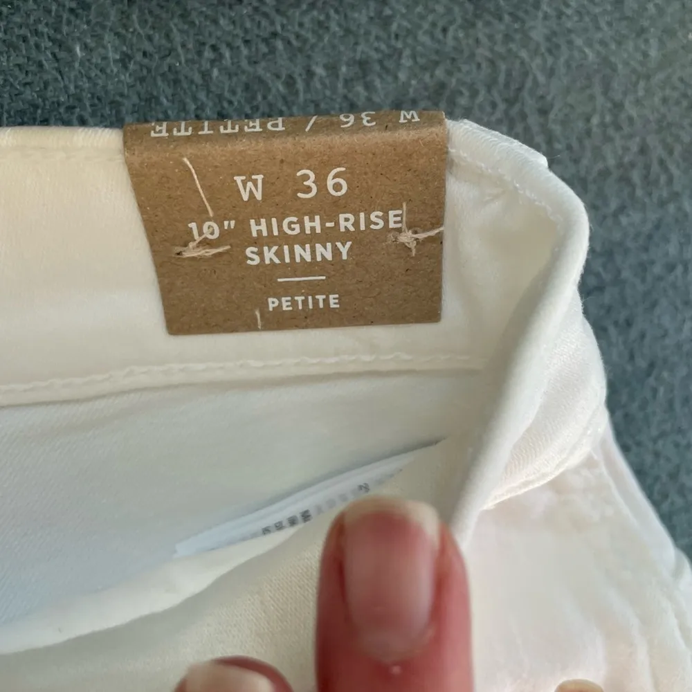 Madewell 10” High Rise Skinny Button Fly Raw Hem Skinny Jeans Size 36P - Image 4