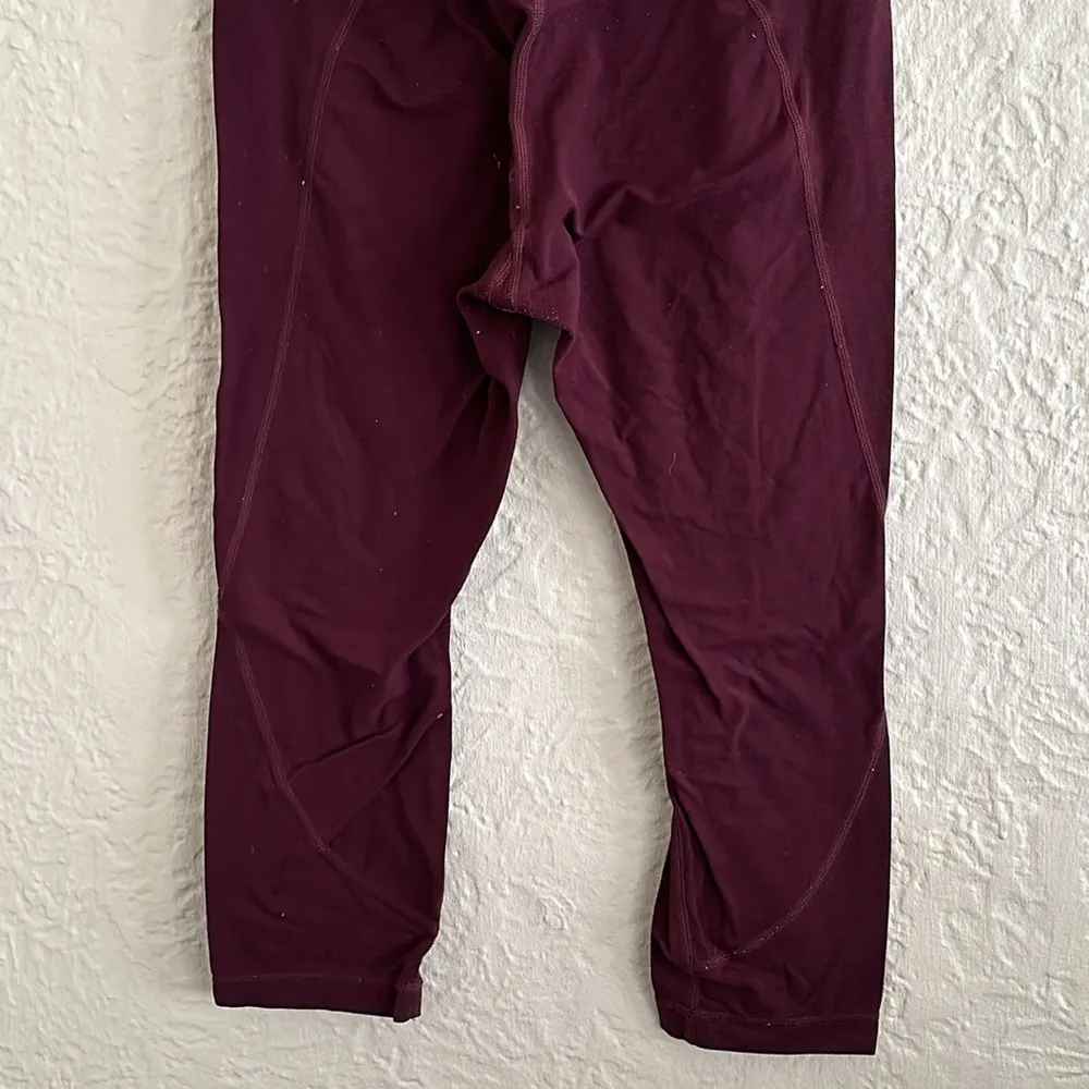 Athleta Salutation Powervita Crop Capri Leggings Medium Raisin Purple Brown - Image 5