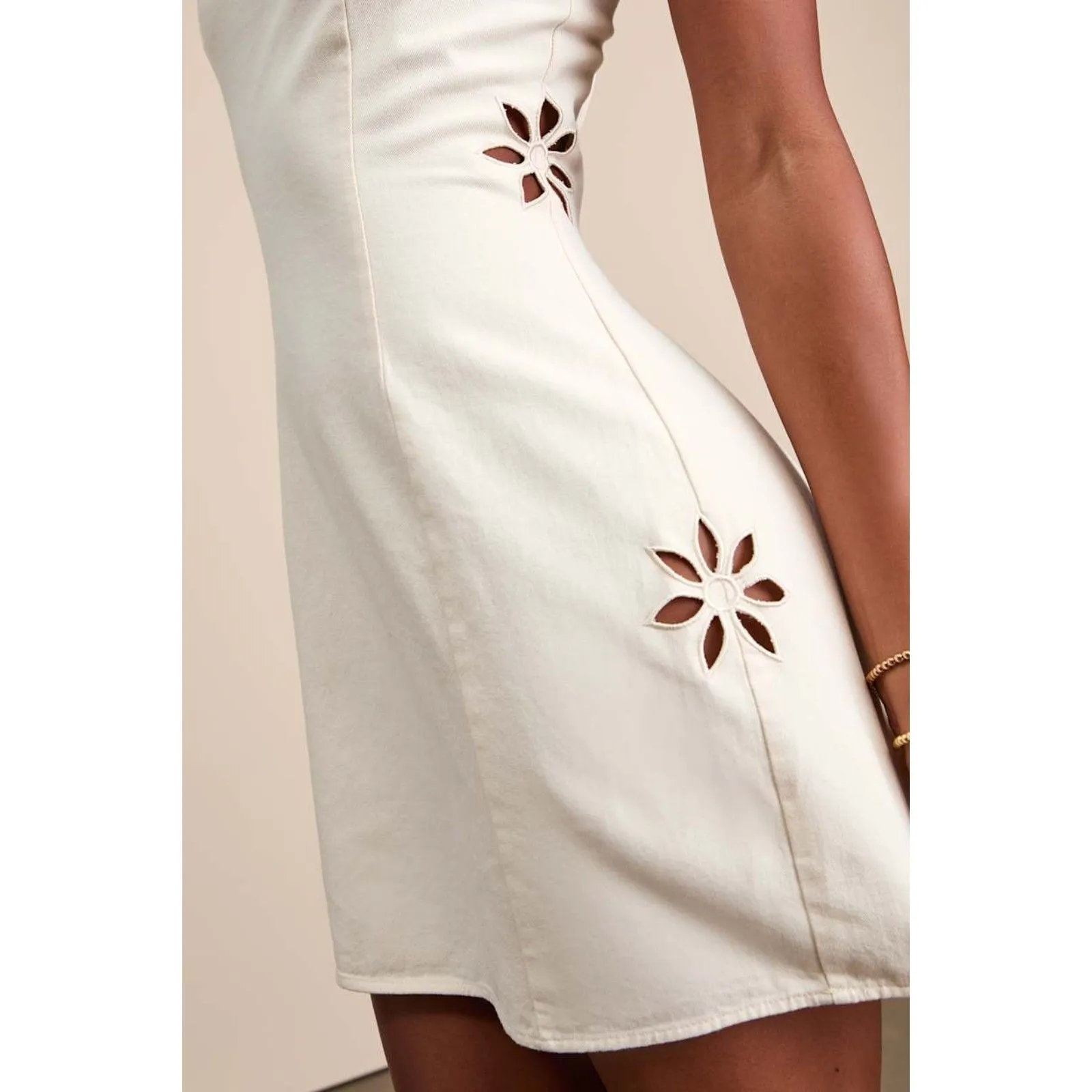 Lulus Daytime Delights Cream Cotton Twill Cutout Flower Mini Dress Size XL - Image 4