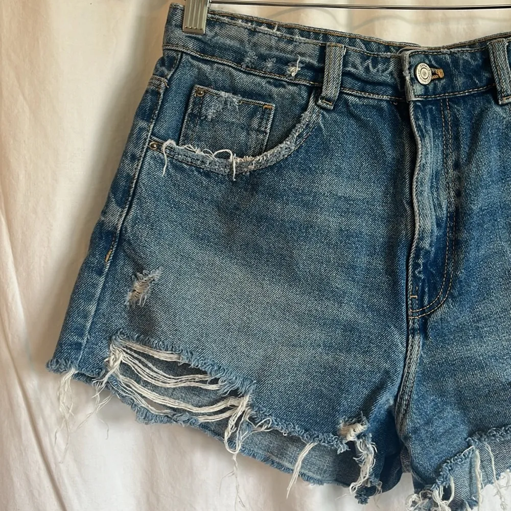 Zara Distressed High Rise Cut Off Frayed Denim Jean Shorts - Image 2
