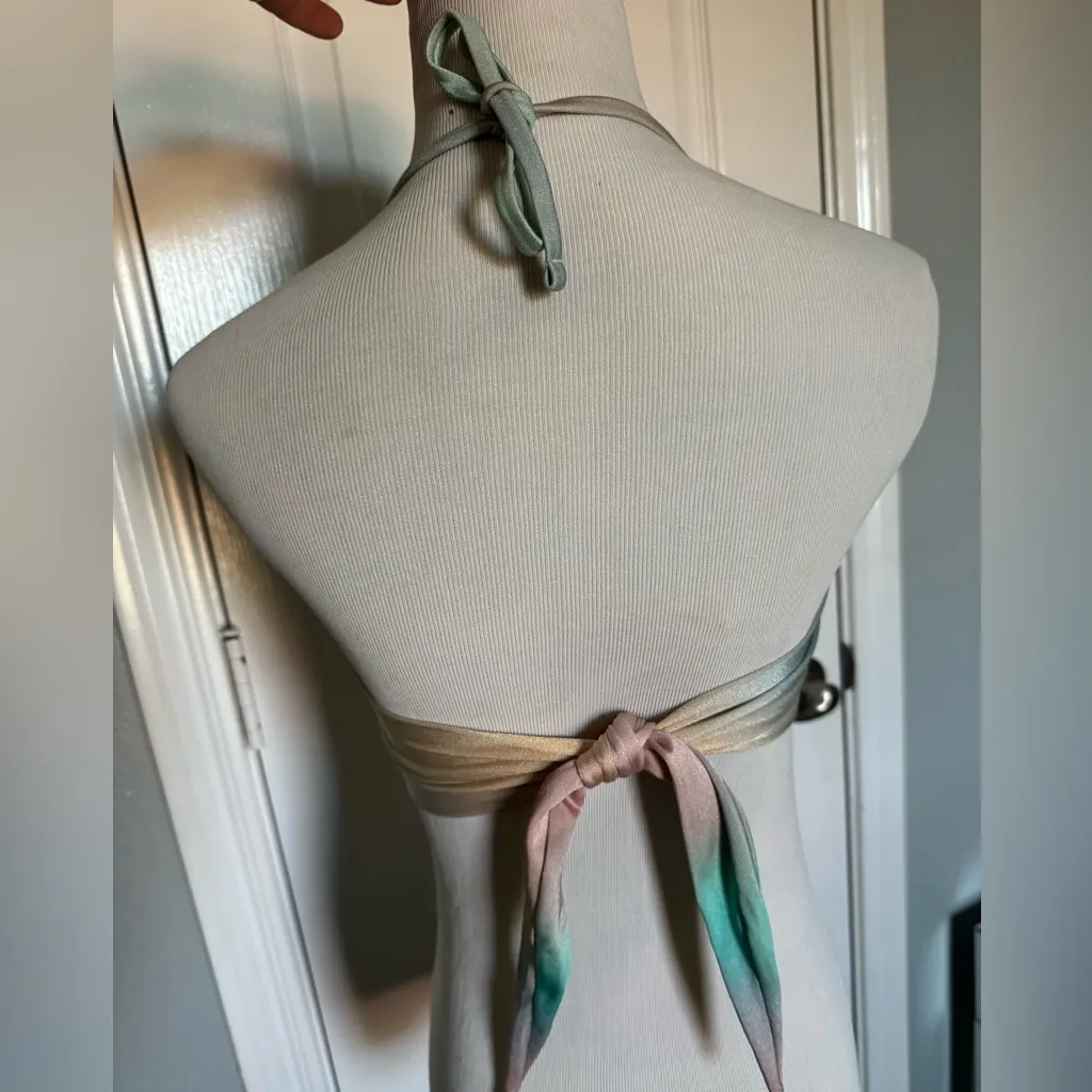 PilyQ Swim bandeau Halter Bikini Top in small
Pastel rainbow w/removable straps - Image 6