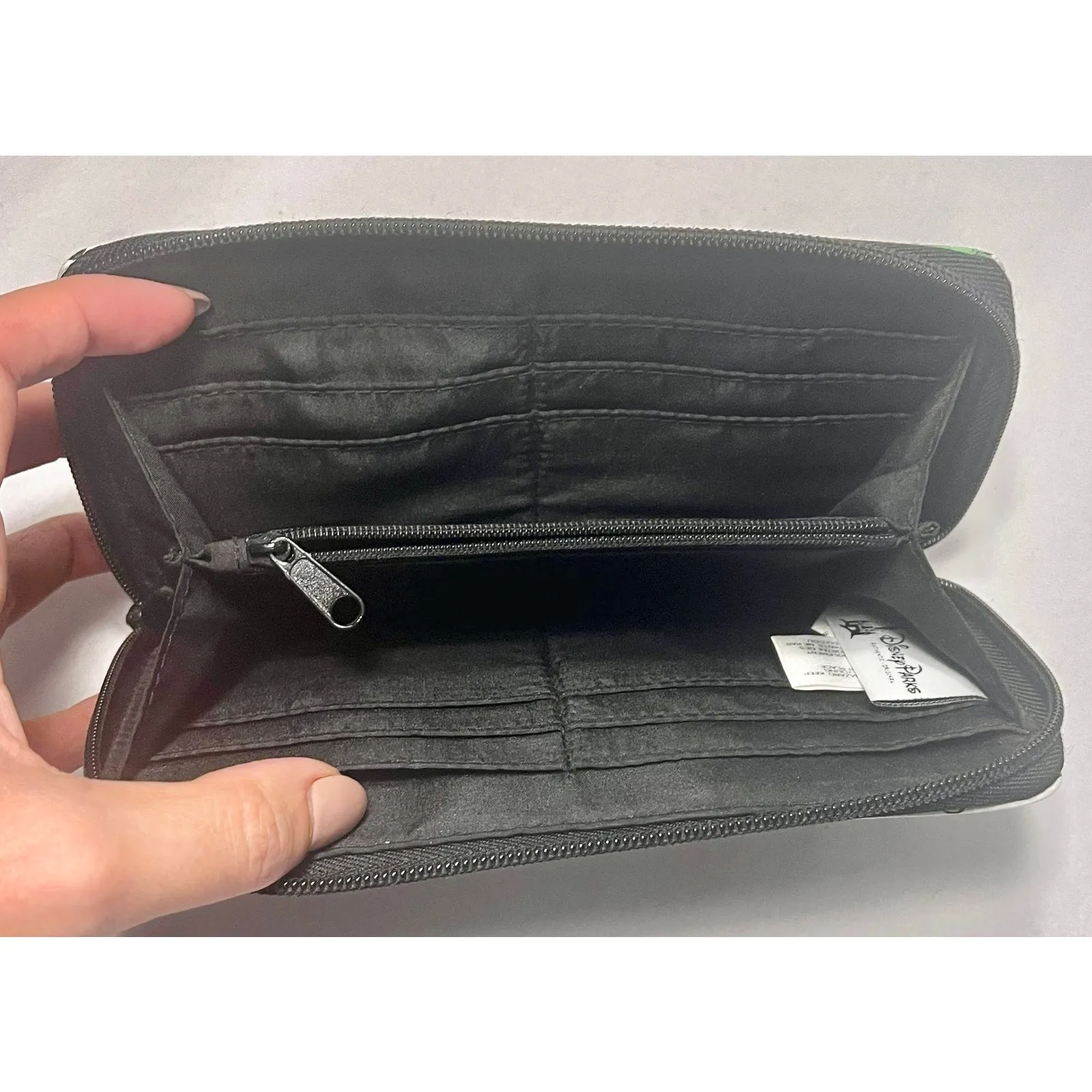 NWOT Disney Parks Mickey & Minnie Comic Strip Wallet White and Black - Image 4