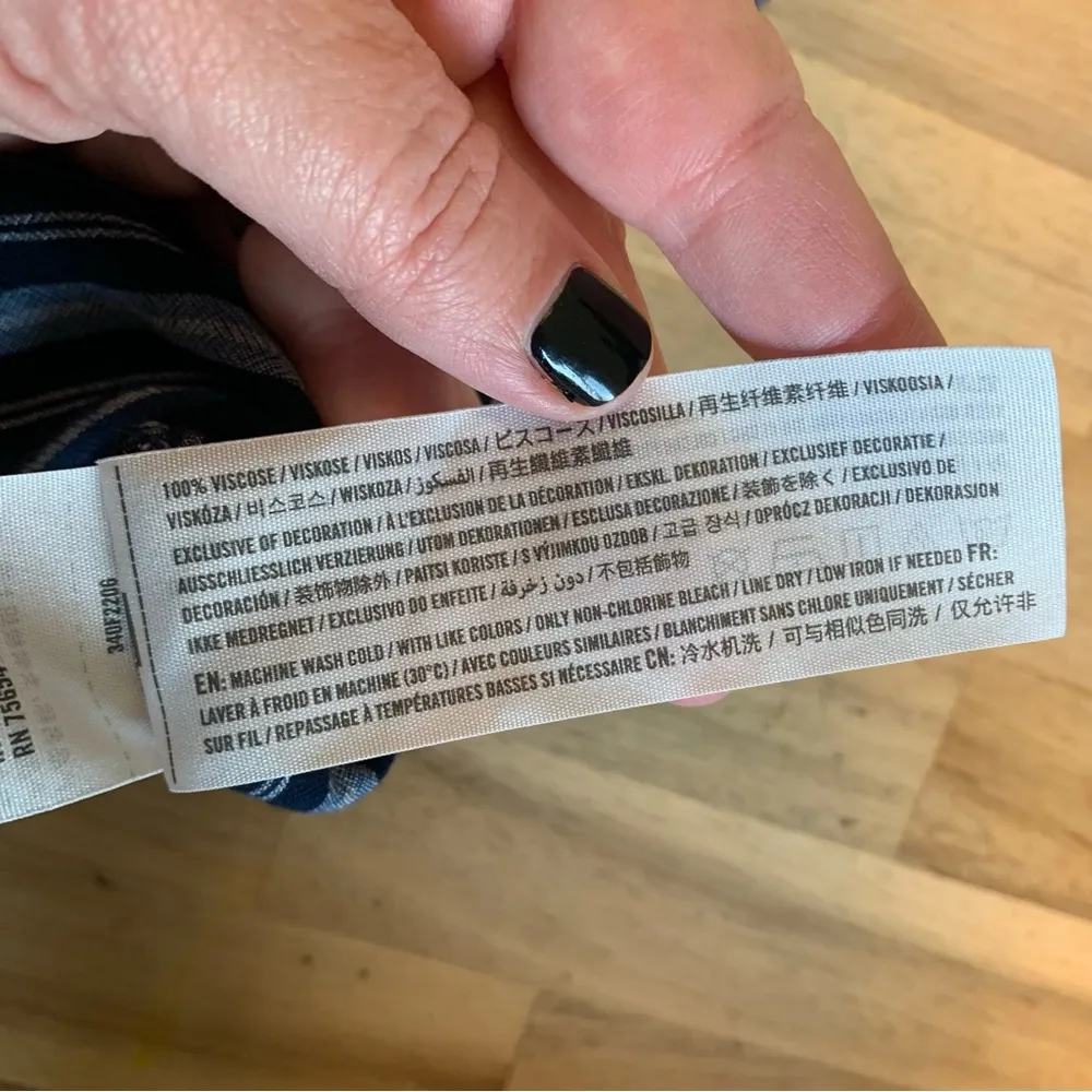 Hollister Blue Stripe Button Up Tank Top M - Image 6