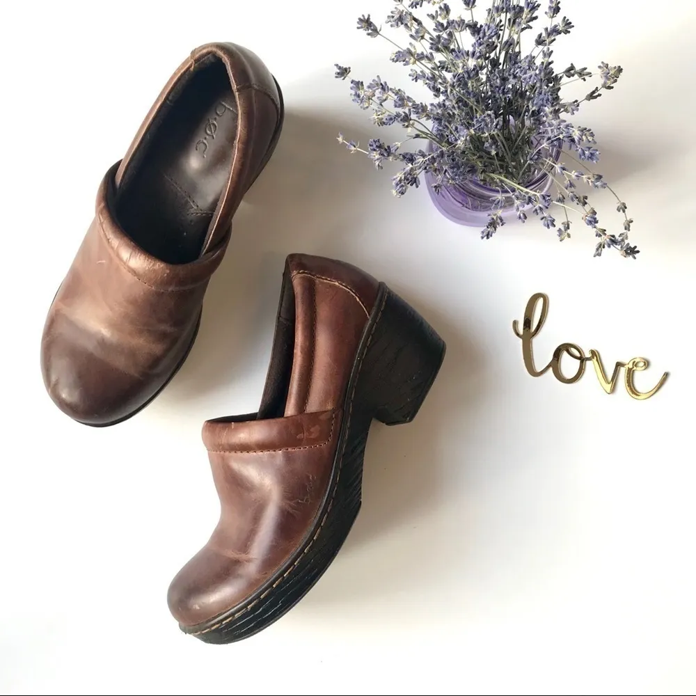 Born b.o.c Leather Clogs Brown Size 6.5 - Image 2