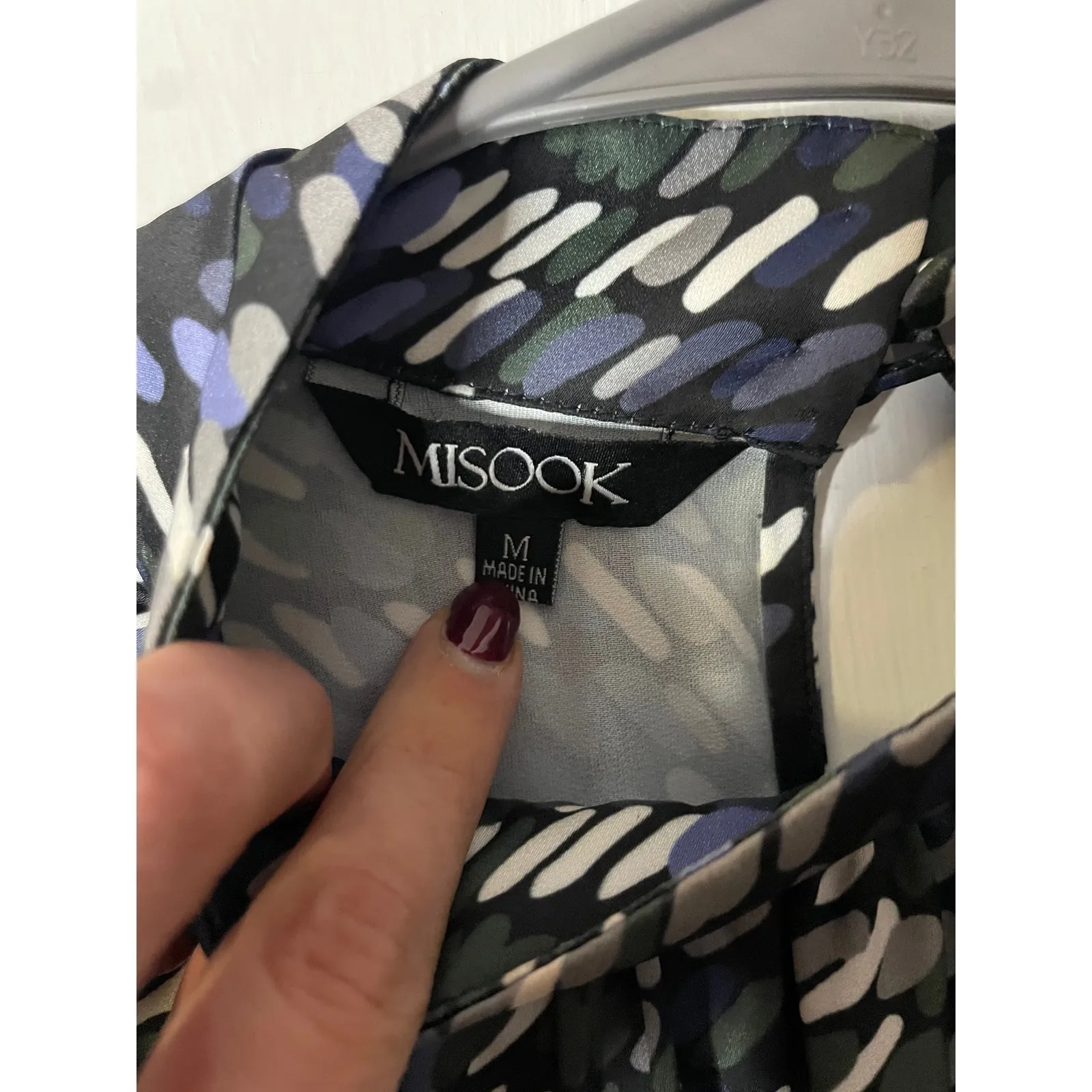 MISOOK Abstract Print Button Neck Top Women's Size Medium - Image 2