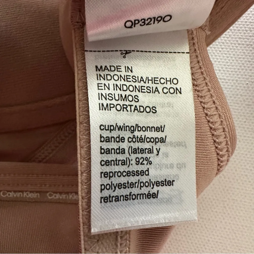 Calvin Klein Nude Push Up Plunge Bra Size 38C - Image 7