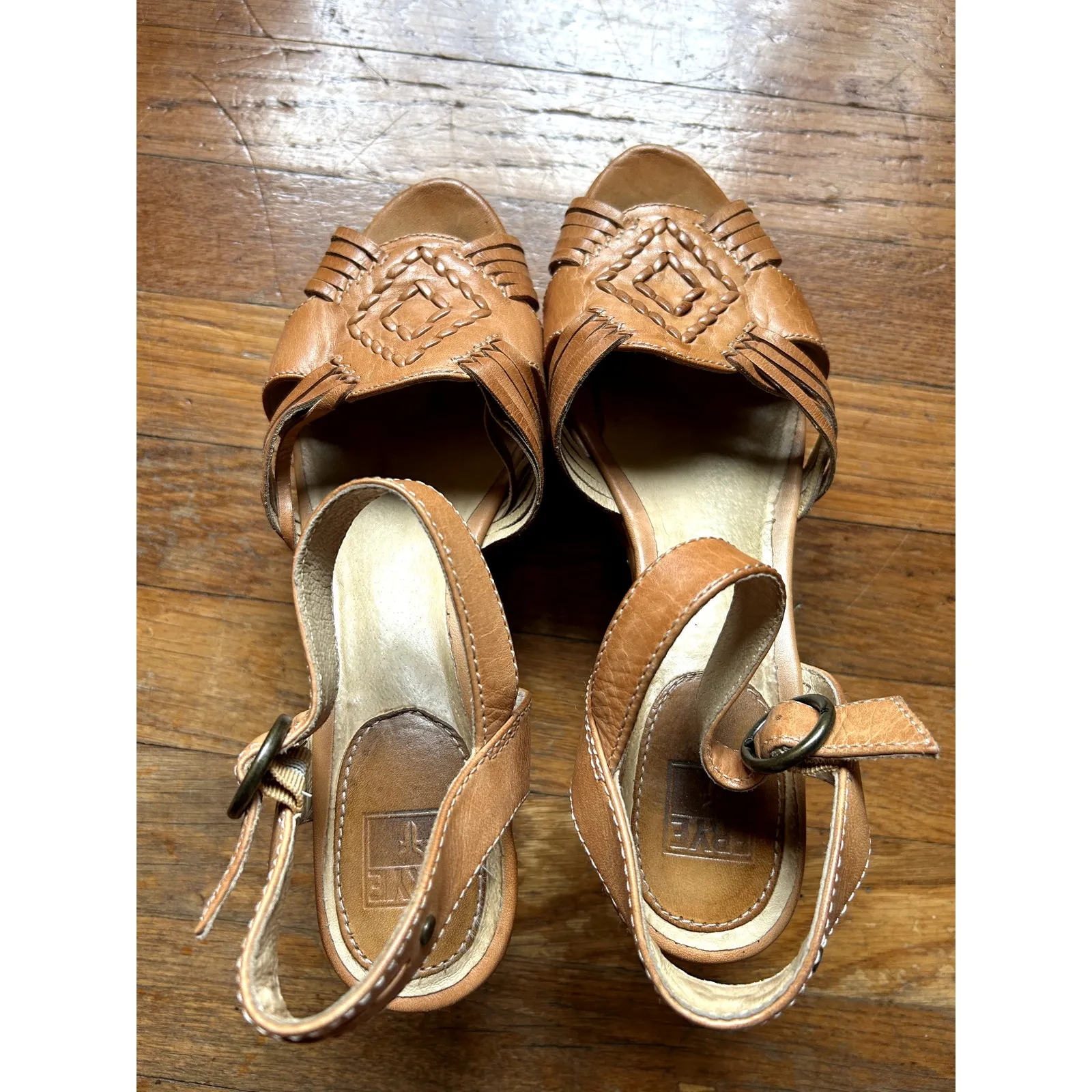 FRYE Carlie Huarache Ankle Size 9M Camel Leather Women's Sandal - Image 3