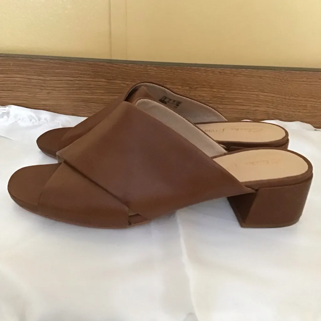 Clarks Sheer35 Women's Heeled Mule, Gold Metallic Leather, US Size 8 M. - Image 4