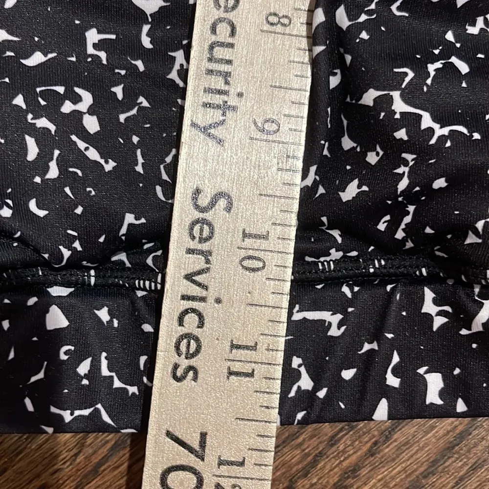 Nicole Miller black and white Sports Bra Size small - Image 16