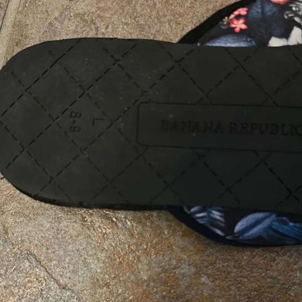 Banana Republic Black Floral zebra Mules 🦓 - Image 5