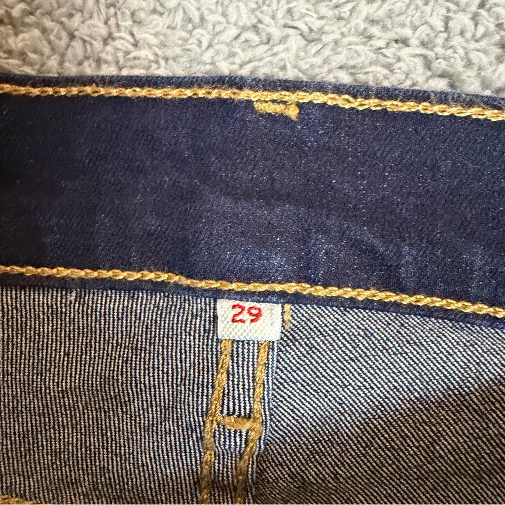 NEW Levis Dark Wash Bermuda Shorts Size 29 - Image 5