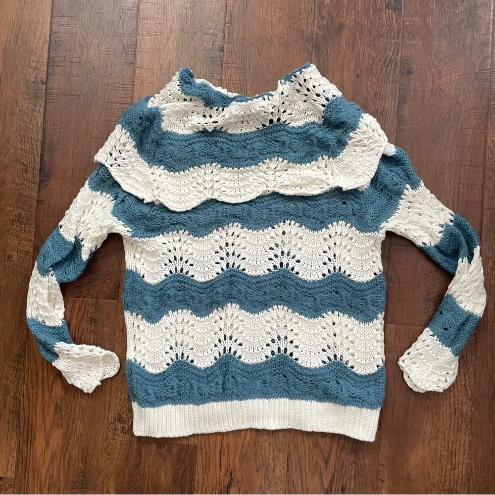 Sun & Shadow  shawl collar sweater top, size S - Image 4