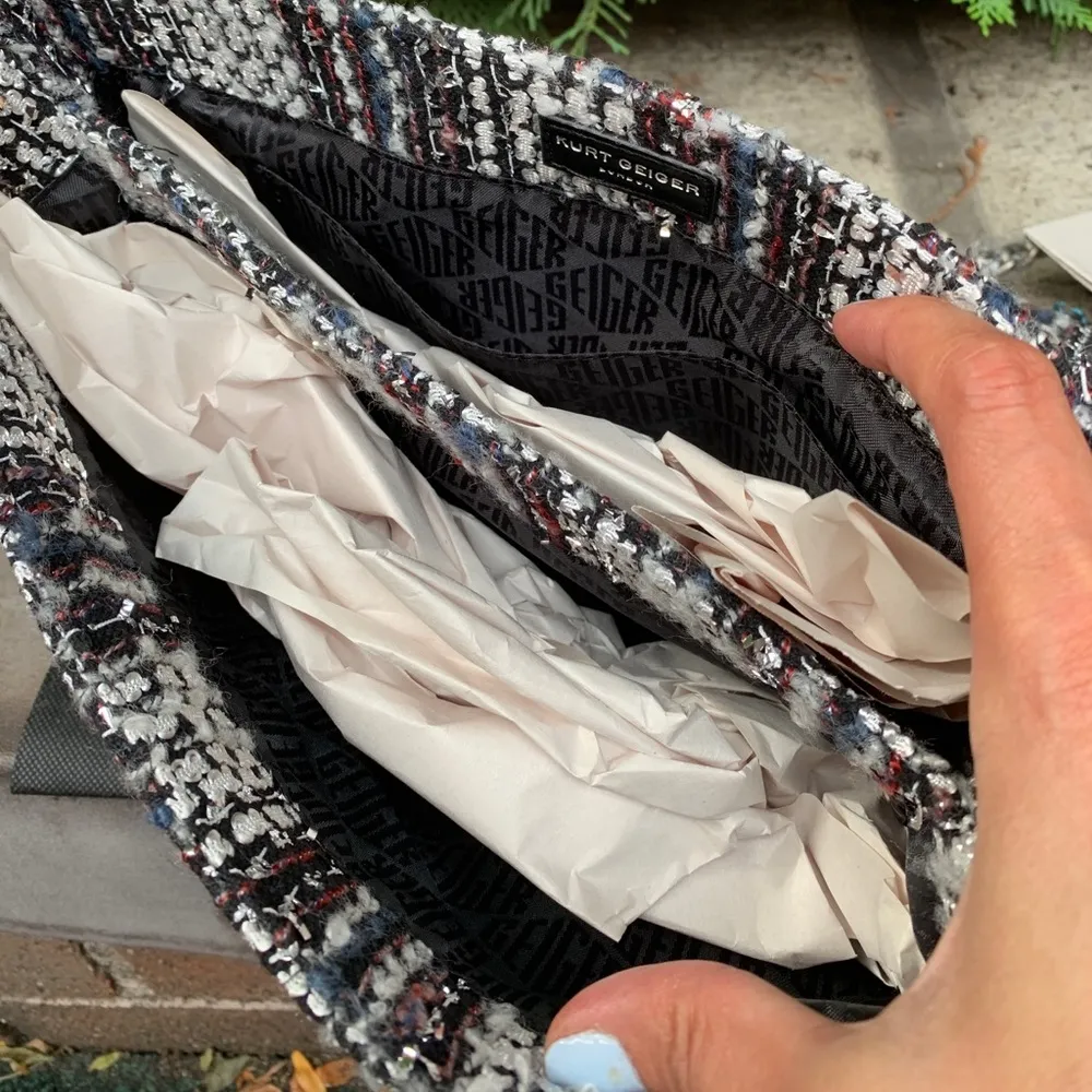 Authentic KURT GEIGER LONDON TWEED/leather Crosby - Image 7