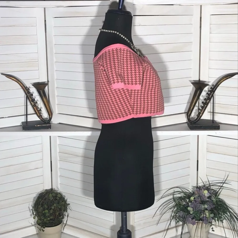 Tropic of C Revolve Cropped Knit Cardigan Pink Houndstooth Large - Image 4