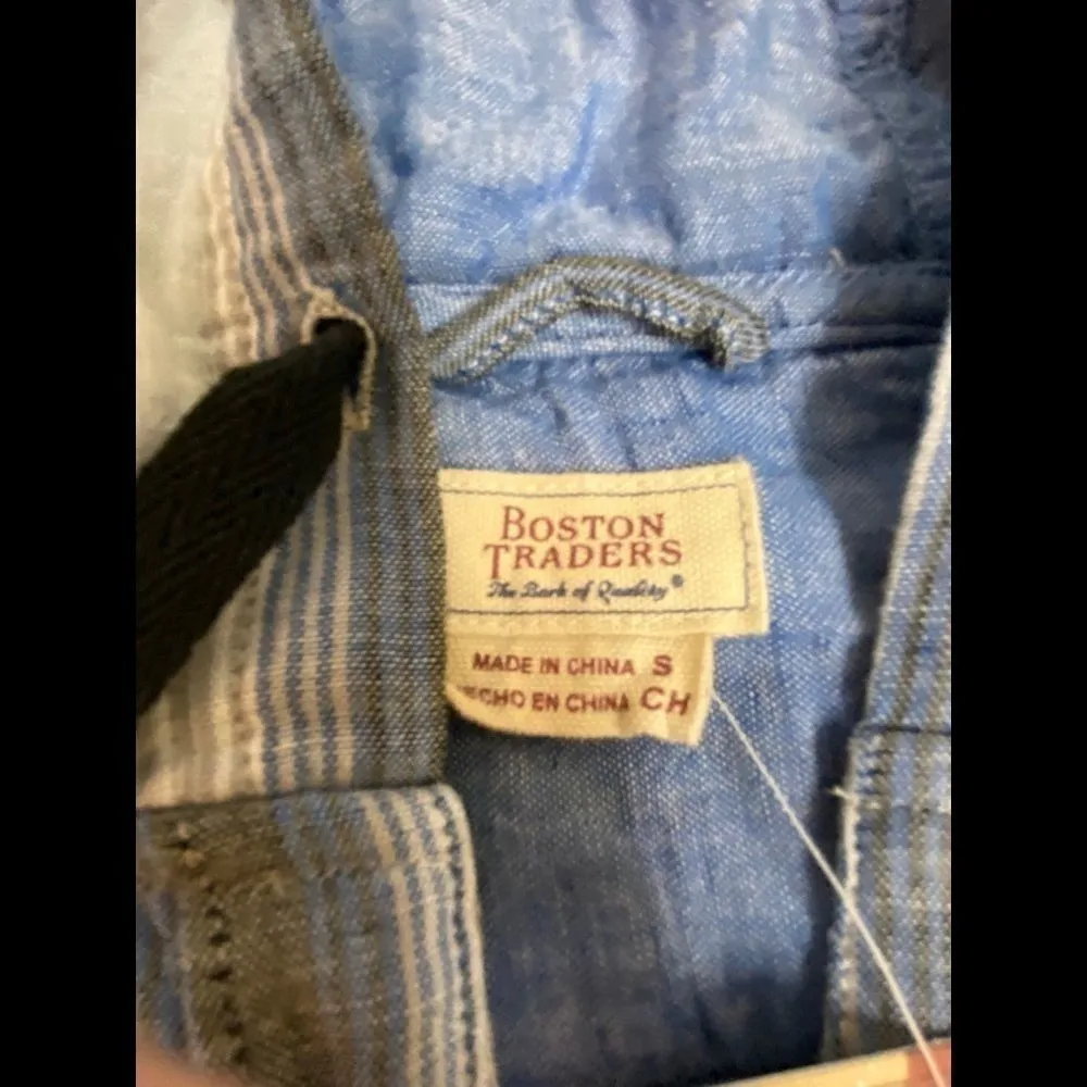 Boston Traders shirtie shirt/hoodie size Small C23‎ - Image 6
