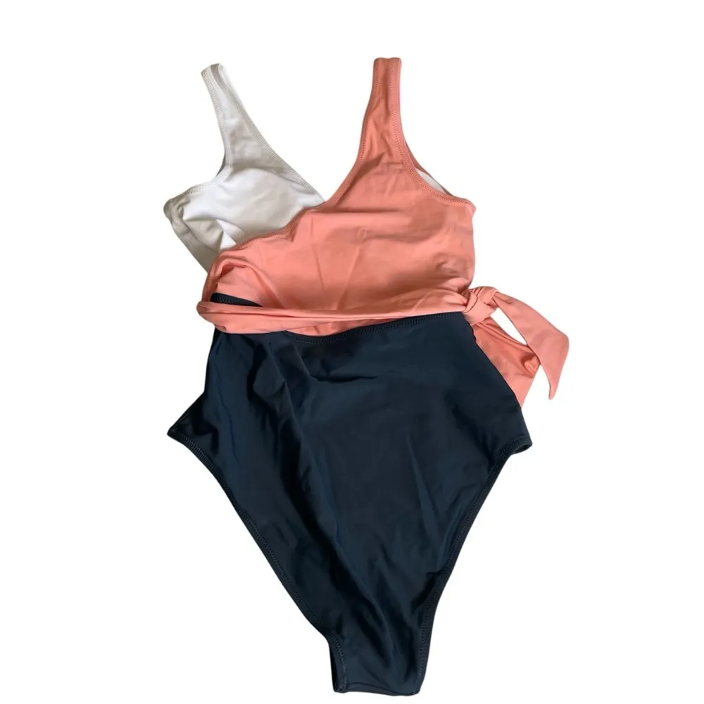 CUPSHE Women's Knotted Color Block One Piece Swimsuit Small White Peach Navy NWT - Image 10