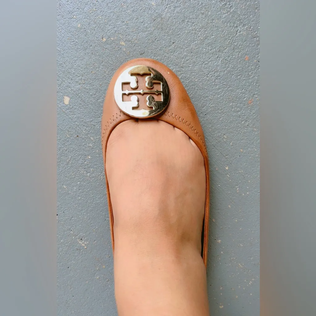 Tory Burch Tan Gold Flats - Image 10