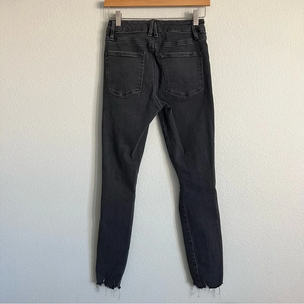 Good American Faded Black Distressed Skinny Jeans. Size 4/27 - Image 4