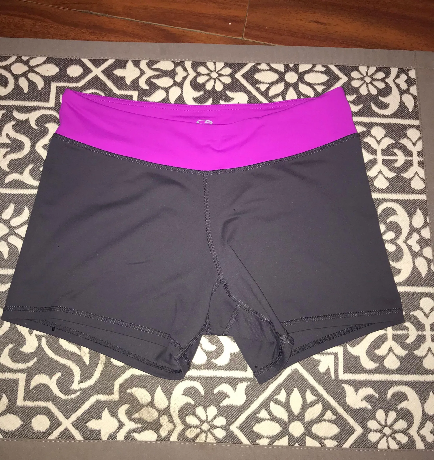 Gray And Pink Spandex - Image 4