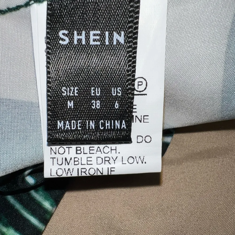 SHEIN Green and White Halter Mini Sundress - Image 10