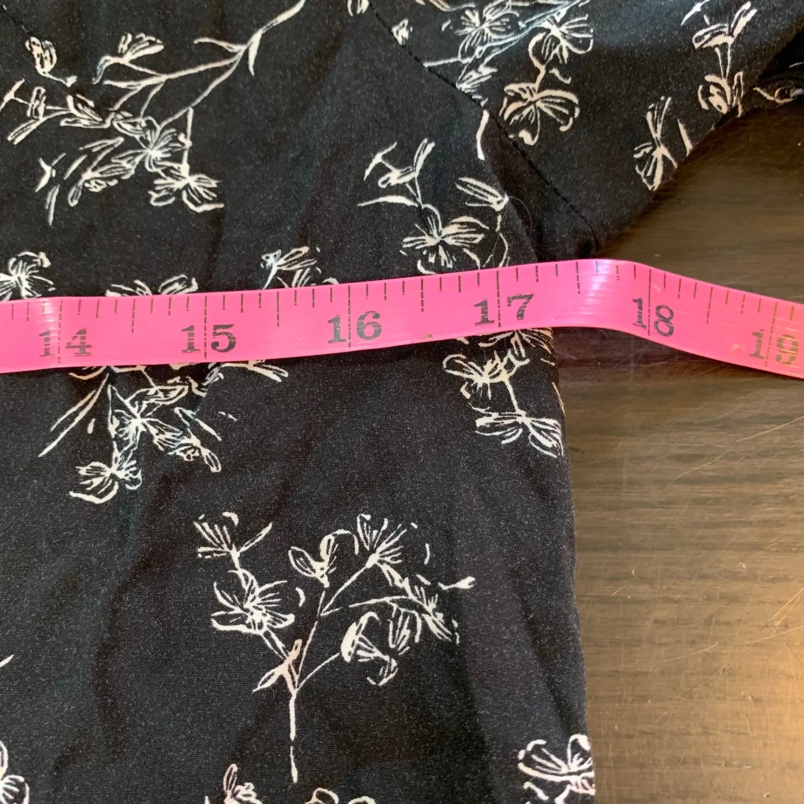 Old Navy Black Floral V-Neck‎ Shift Dress XS Long Sleeve Rayon Boho Minimalist - Image 8