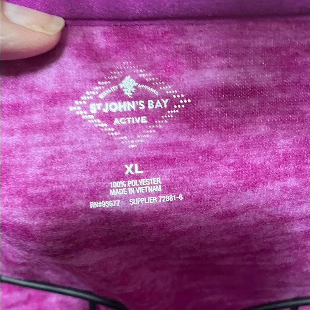 🤗🤗🤗3 for 12$🤗🤗🤗St. John’s Bay Magenta V-Neck Sweatshirt-XL - Image 4