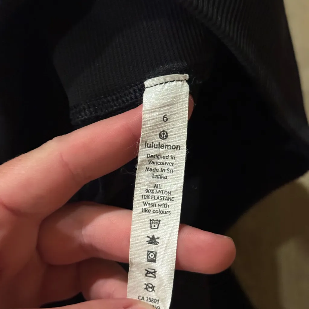 Lululemon Ebb to Street Crop 21" Black Size 6 - Image 4