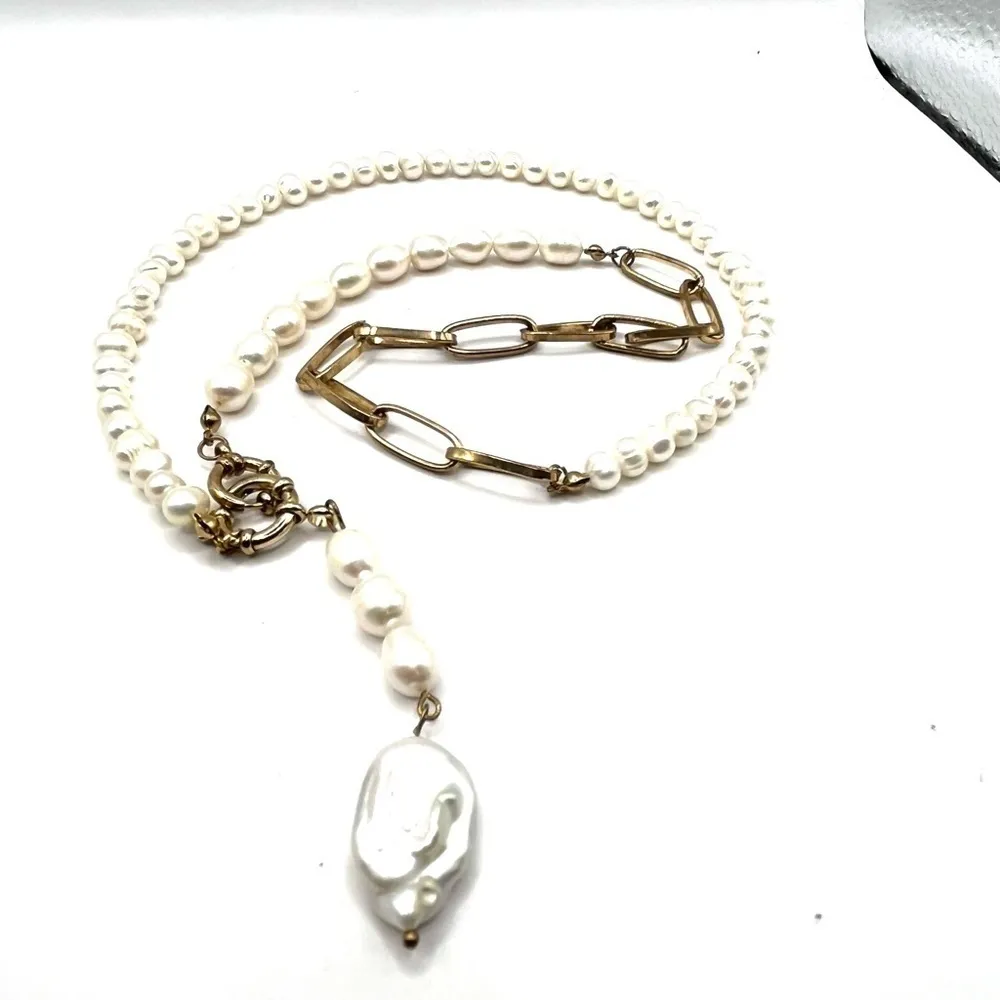 Pearl and Paperclip Chain Necklace Double Señorita Clasp GoldTone Long Lariat White - Image 13