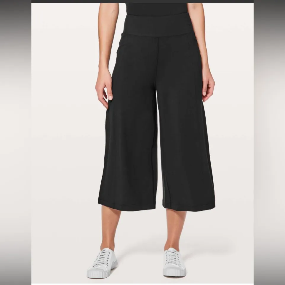 Lululemon Blissed Out Black Culottes Gaucho Wide-Leg Pants #Br - Image 2