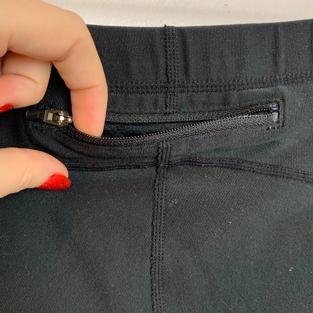 NikeFIT Dry Black & White Logo Cropped Leggings - Image 7