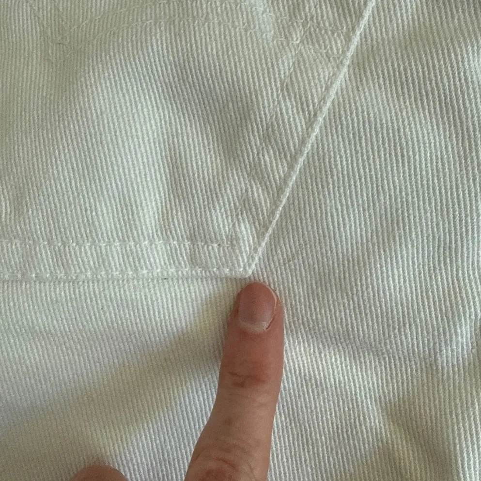 Levi's 505 Shorts Cotton Twill  Size 5 White - Image 4