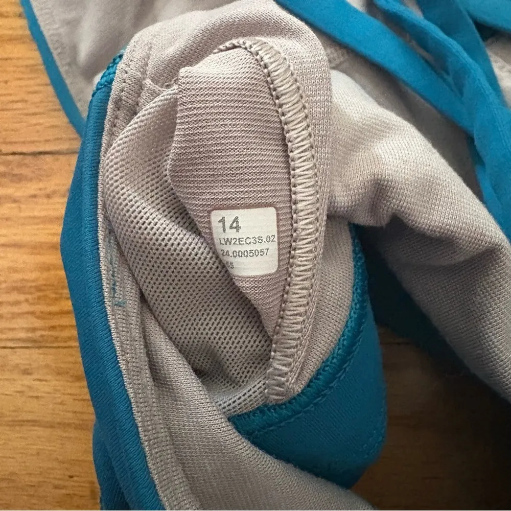 Lululemon  Blue Zip Up Bra Size 14 - Image 5
