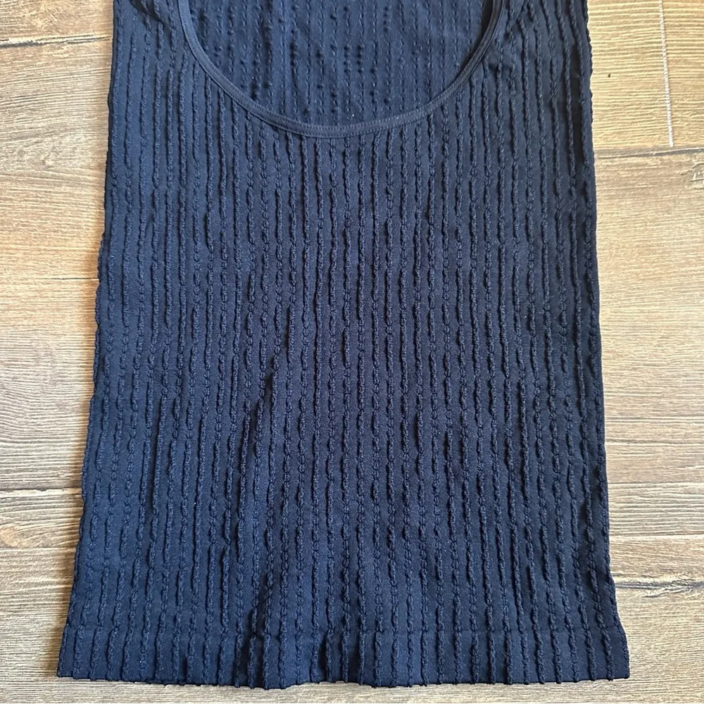 Seamless Racerback Cut Out Tank Top - Black XS/S - Image 4