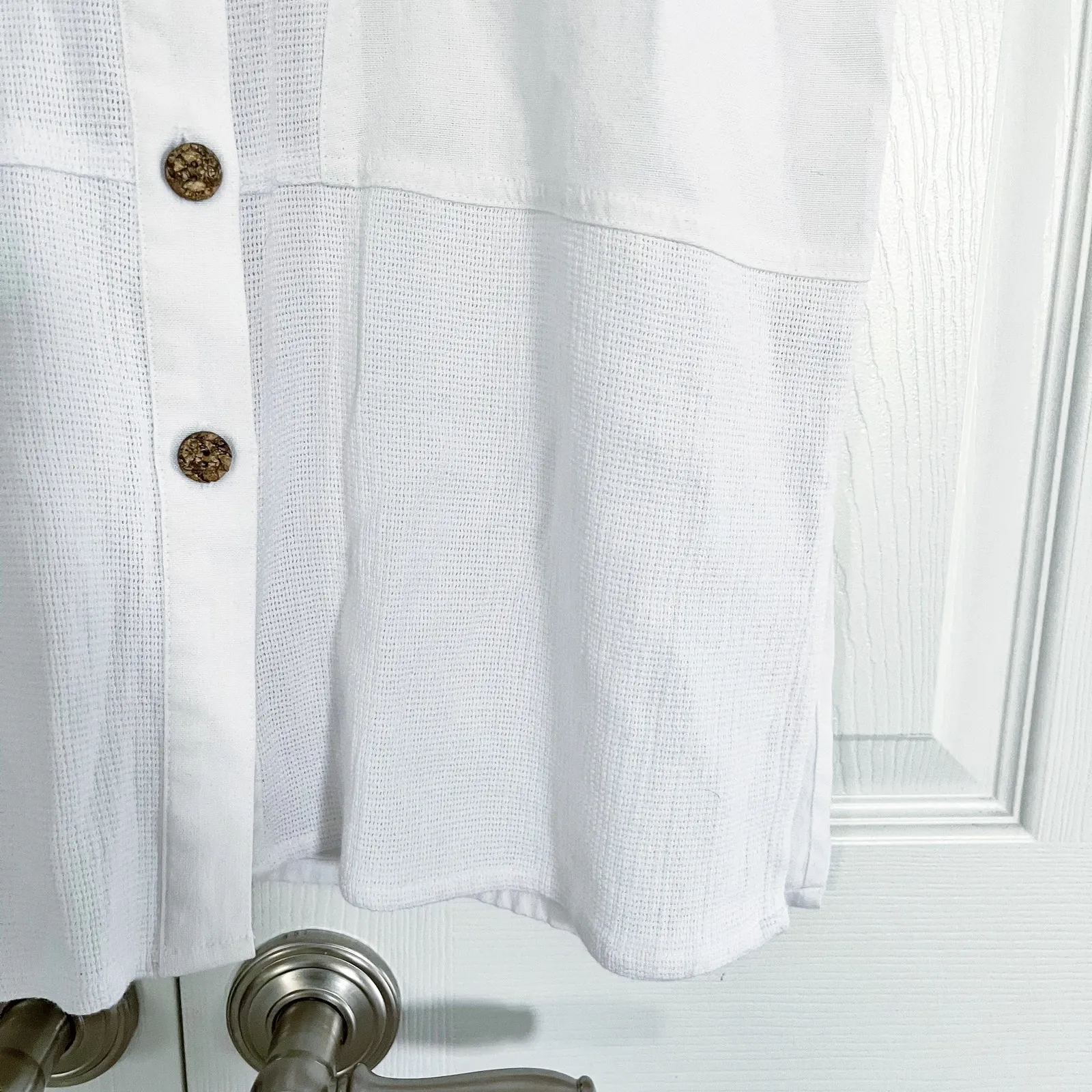 Here. Casual Resort Wear Textured Button Down Top White Size 12 - Image 6