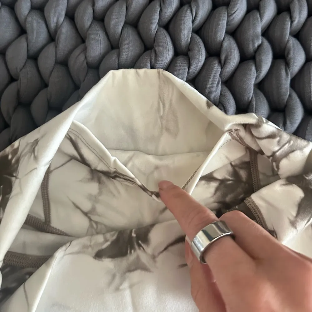 Balance Athletica (Vitality) Sea Salt Tie-Dye Rider Shorts - Image 7