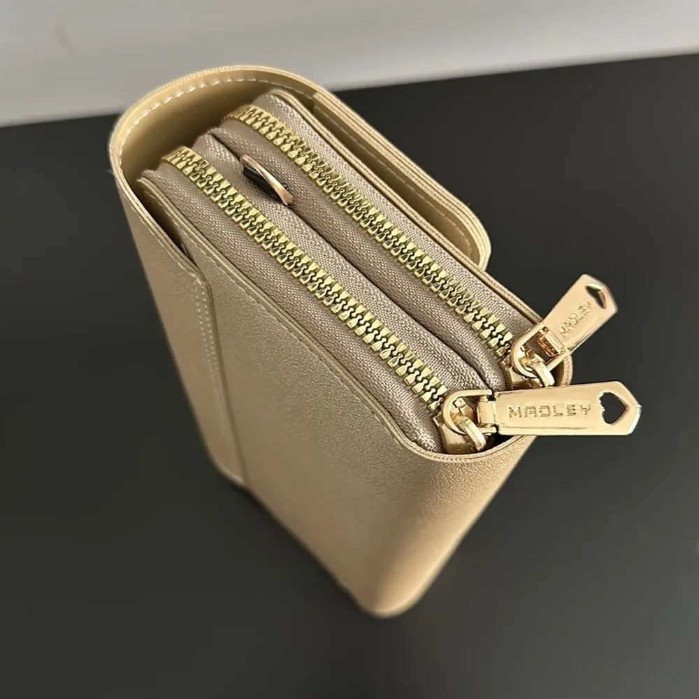 Source Unknown Champagne Clutch - Image 5