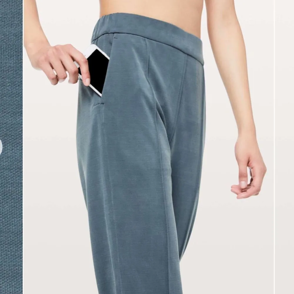  Lisse Jogger *Lululemon Lab
Gravity - Image 4