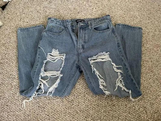 Momokrom Ripped Boyfriend Jeans High Waisted - Image 2