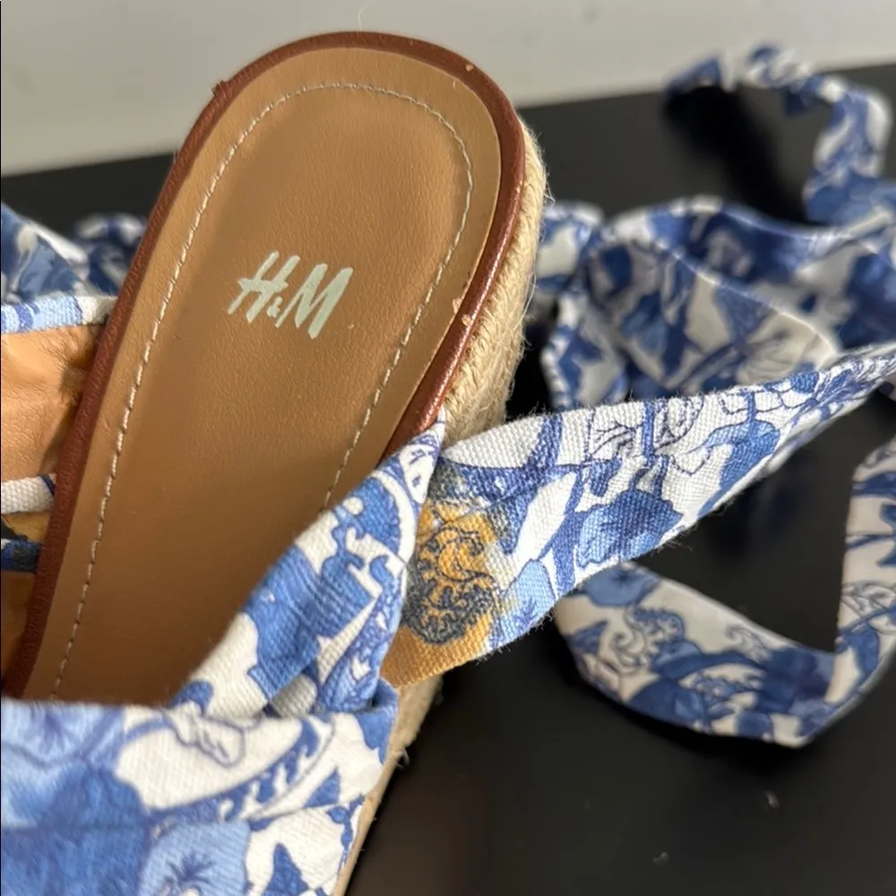 H&M  Elegant Blue Patterned Wedge Sandals Sz 37/6.5 - Image 13