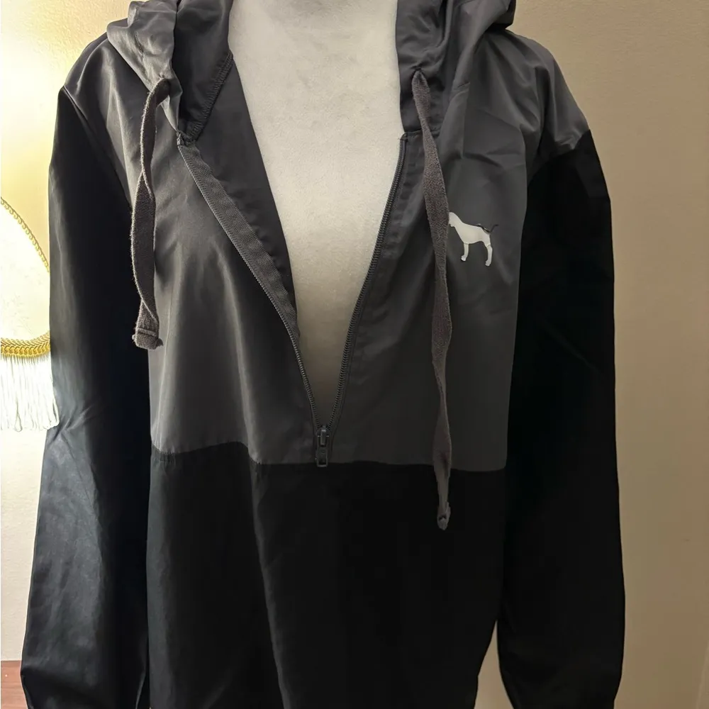 Victoria’s Secret Pink Gray and Black Hooded Windbreaker Size M/L - Image 6