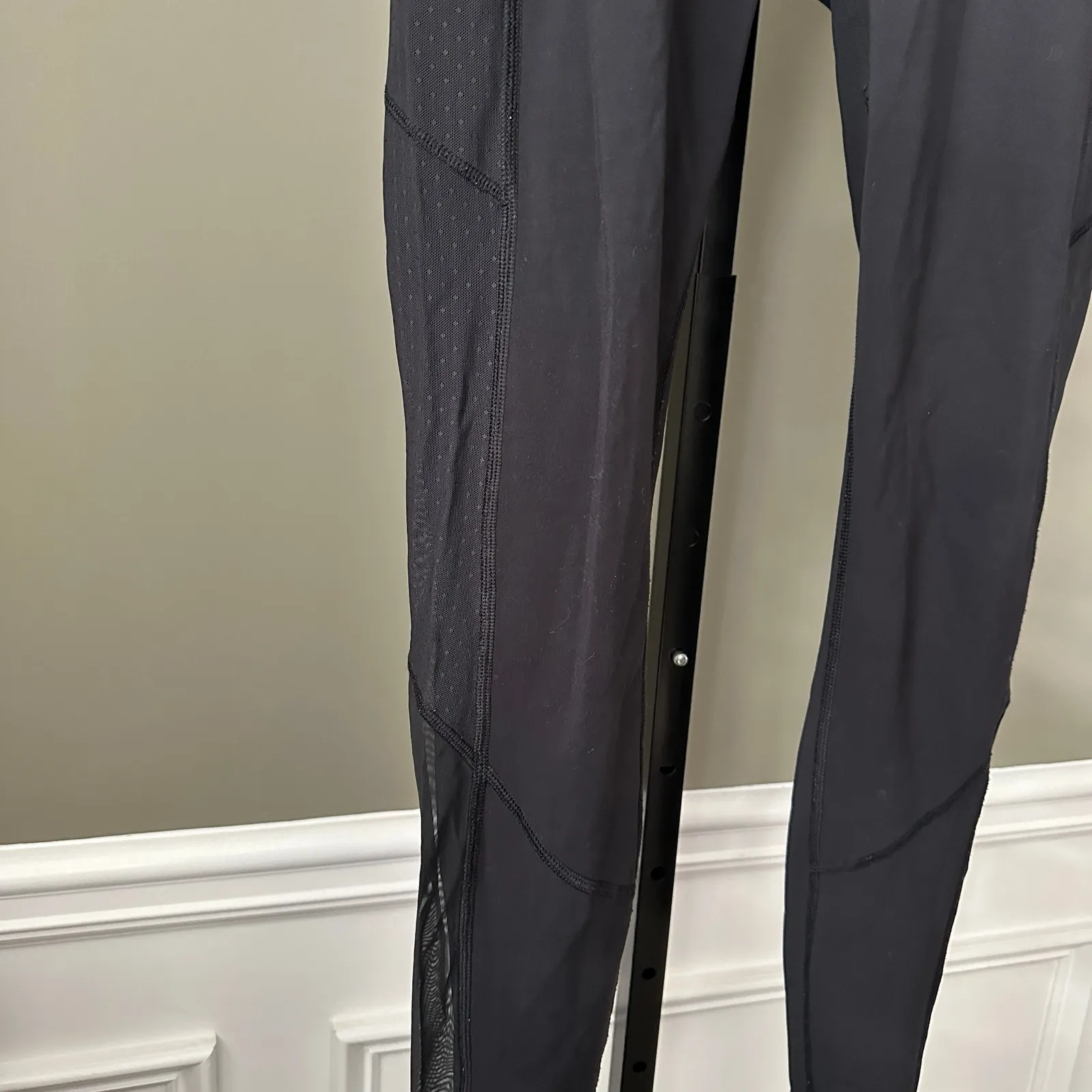 Lululemon Body Con Tight Black Size 10 - Image 3