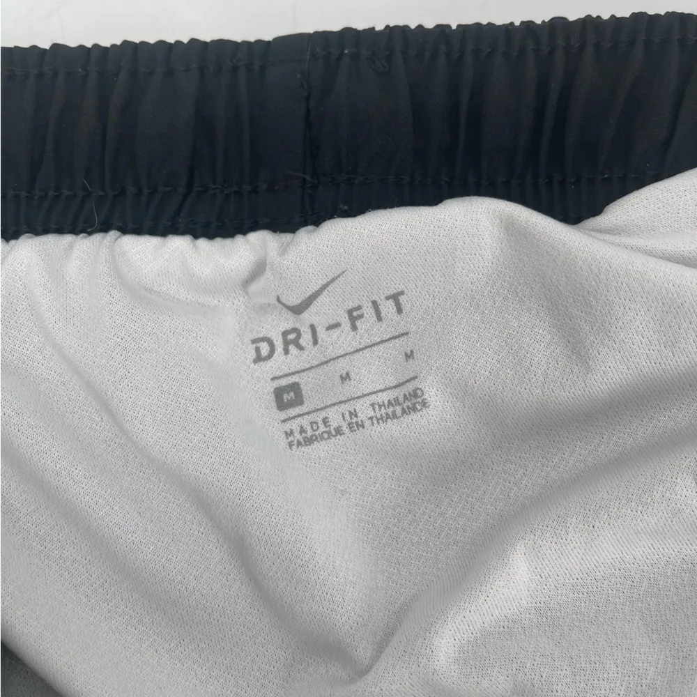 NIKE Shorts Medium Tempo Iowa Hawkeyes Athletic Dri-Fit Running Collegiate Gym - Image 2