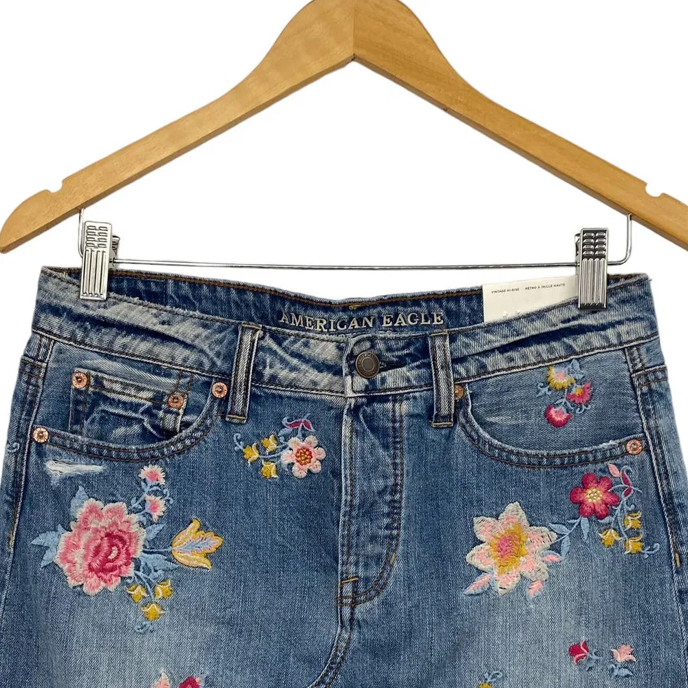 American Eagle Embroidered Floral Denim Jean Mini Skirt Button Fly NEW Womens 4 - Image 3