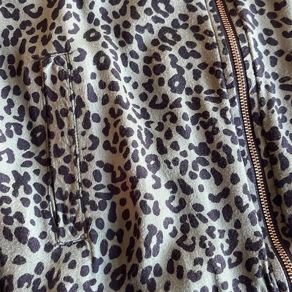 BEACHLUNCHLOUNGE - Size MEDIUM- Dasha leopard animal print bomber jacket - Image 7