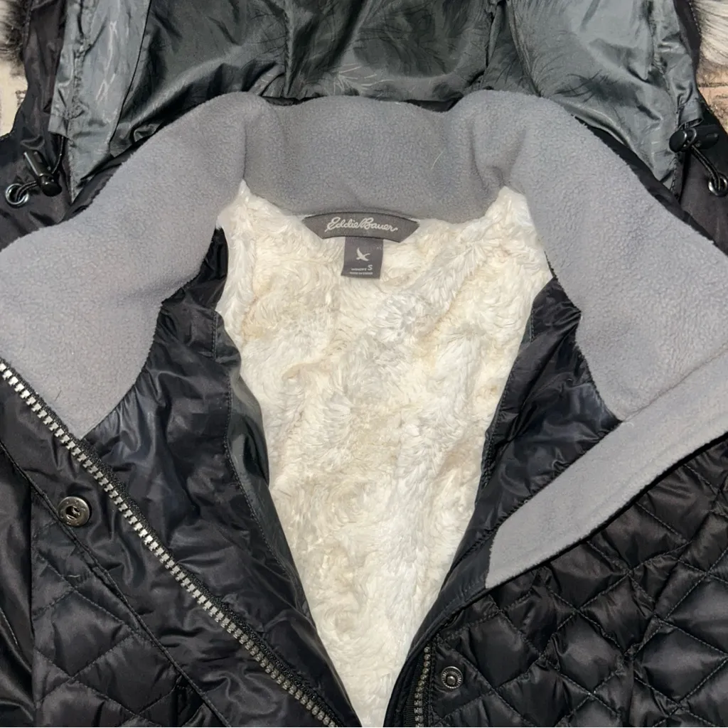 Eddie Bauer alpendown Women's Black Quilted Puffer Coat with Fur Hood - Image 5